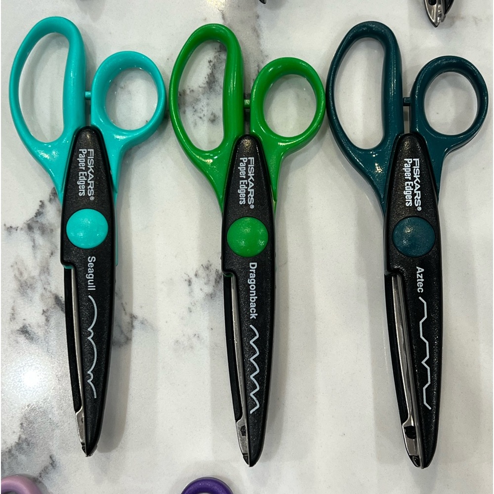 Lot of 11 Fiskars Paper Edgers Decorative Scrapbook Crafting Scissors - Picture 3 of 7